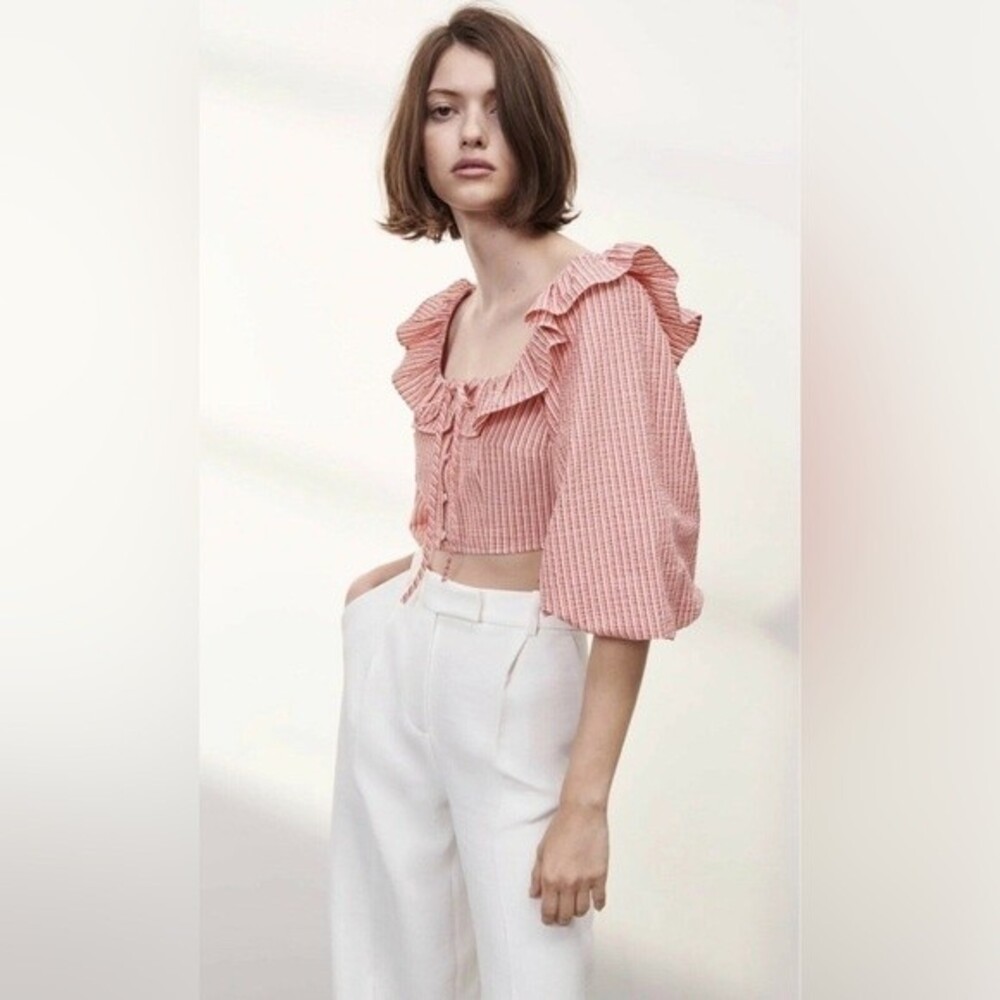New! ZARA seersucker ruffle crop TOP M
